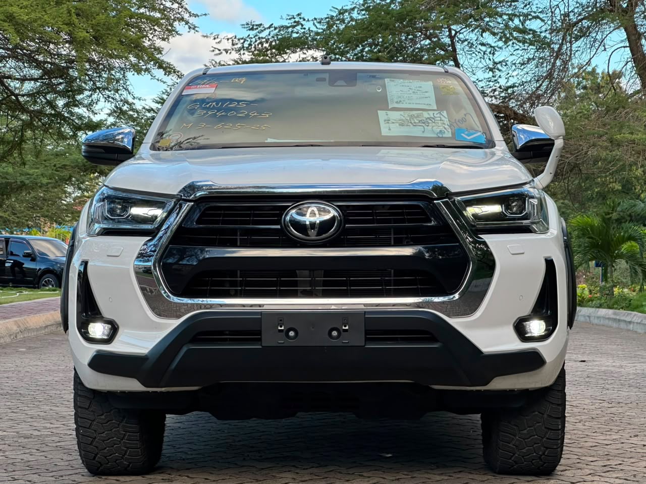 HILUX DOBLE CABIN